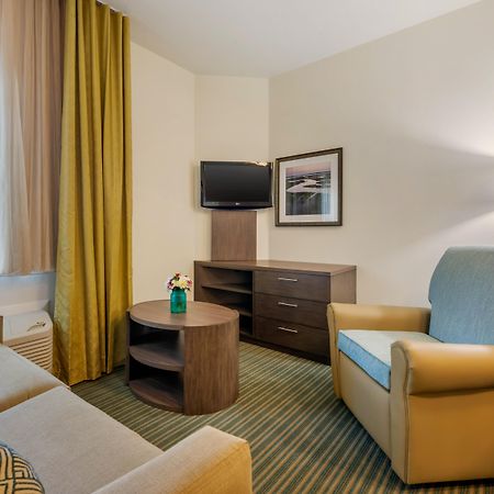 Candlewood Suites Fort Myers/Sanibel Gateway By Ihg Exterior foto