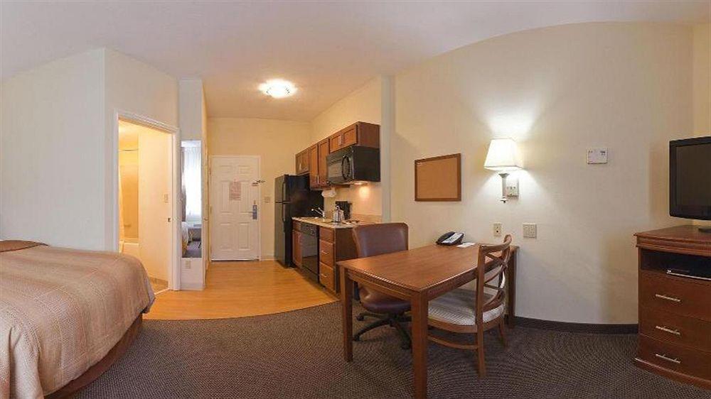 Candlewood Suites Fort Myers/Sanibel Gateway By Ihg Exterior foto