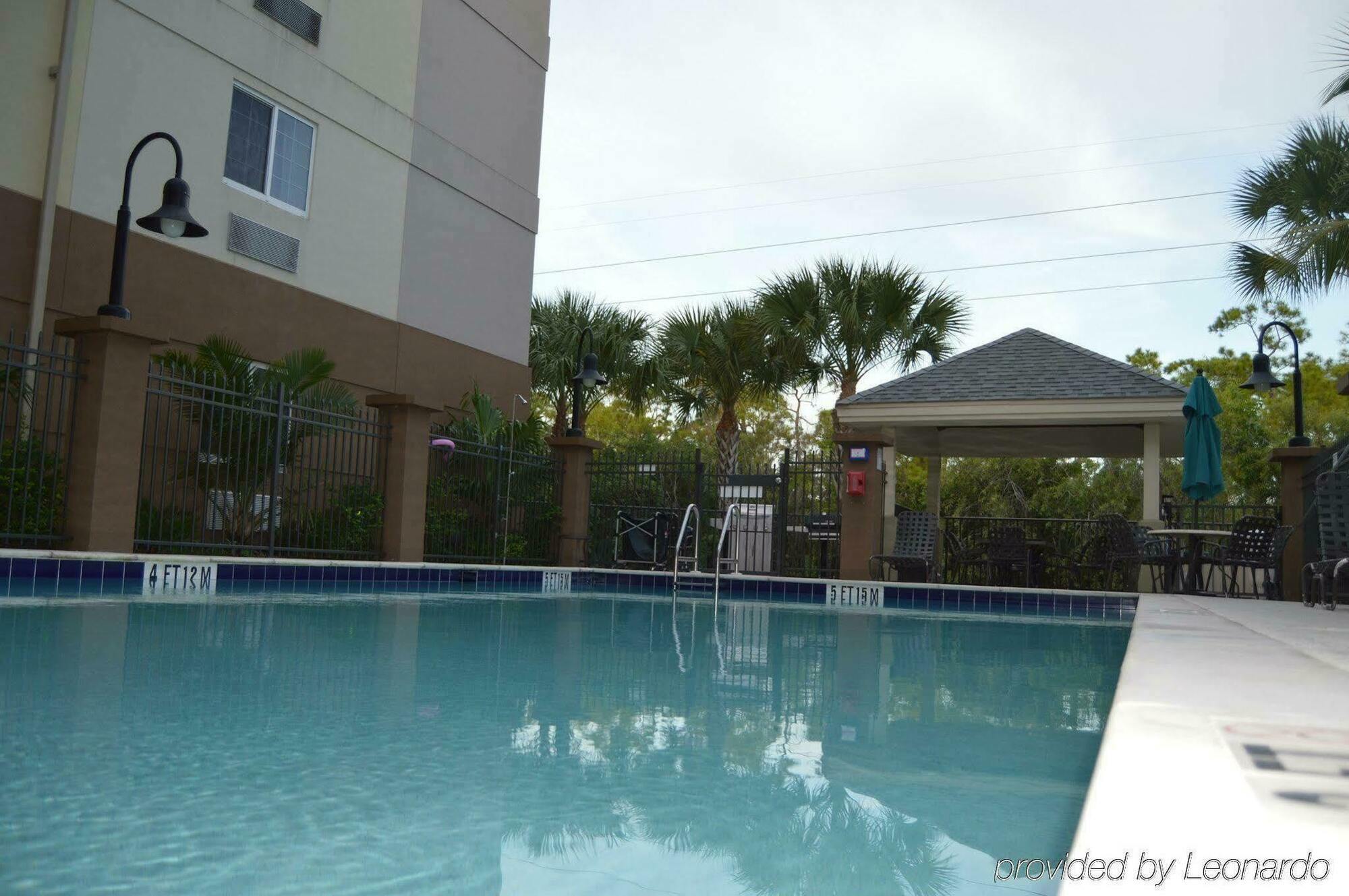 Candlewood Suites Fort Myers/Sanibel Gateway By Ihg Exterior foto